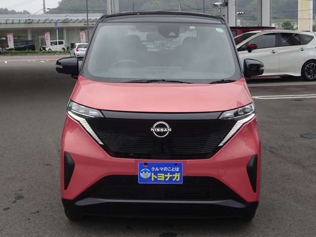 ★LEDヘッドライト★ハロゲンランプの約2倍の明るさと、より遠くまでの照射距離!消耗しずらいのも特徴です!