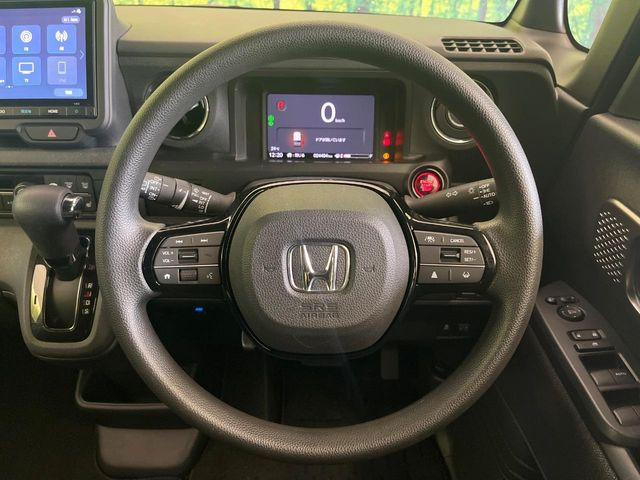 ステアリングも使用感が少なく、きれいな状態となっております♪