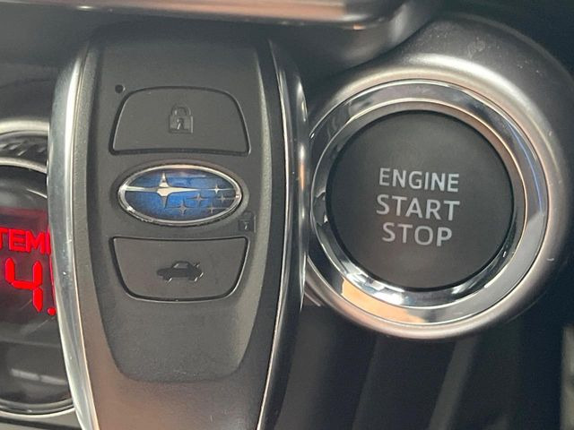 【アクセスキー&プッシュスタート】カバンやポケットに入れたままでもドアの施錠・解錠が可能なスマートキーを装備。エンジンのオン・オフ時もカギを取り出す必要が無く、ボタンをプッシュするだけでOK♪