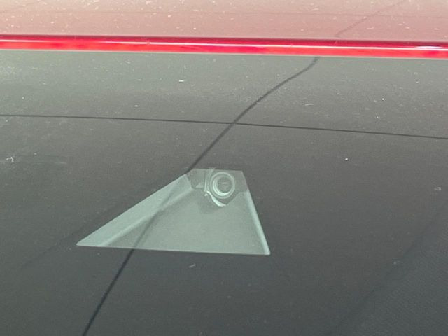 �y�X�}�[�g�u���[�L�T�|�[�g�z���s���ɑO���̎ԗ�����F�����A�Փ˂������Ȏ��͌x��ƃu���[�L�ŏՓˉ���Ɣ�Q�y�����A�V�X�g�B�����S�Ƀh���C�u�����y���݂��������܂��B