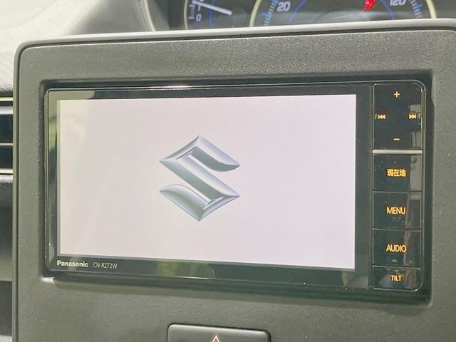 �y�����i�r�z�l�C�̏����i�r�𑕔����Ă���܂��B�i�r�̎g���₷���͂������A�I�[�f�B�I�@�\���[��!�L�����v�◷�s�͂������A�ʋ΂┃�����ȂǕ��i�̃h���C�u���y�����Ȃ�͂���