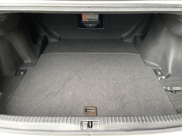 ���i�̂���������ʋ΁A���}���ɏ\���ȉ׎��X�y�[�X���m�ۂ��Ă���܂��B