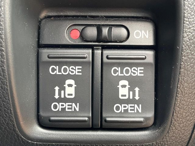 �y�����p���[�X���C�h�h�A�z�X�}�[�g�L�[��^�]�Ȃ̃X�C�b�`�Ō�ȗ����X���C�h�h�A�̊J���\���d��������͂����ăh�A���J����K�v�������A�����Ȃ��q�l�ł��ȒP�ɊJ���߂ł����K�ł���