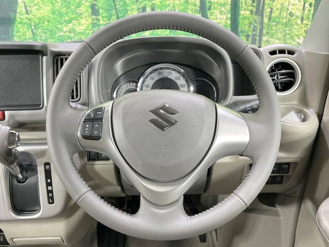 ステアリングも使用感が少なく、きれいな状態となっております♪