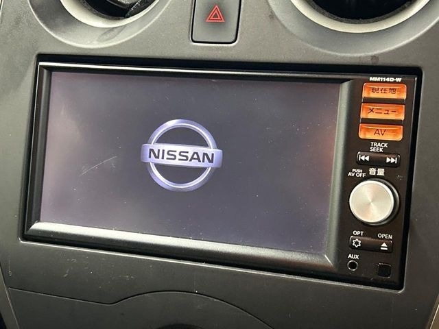 【フルセグTV付ナビゲーション】使いやすいナビで目的地までしっかり案内してくれます。各種オーディオ再生機能も充実しており、お車の運転がさらに楽しくなります!!