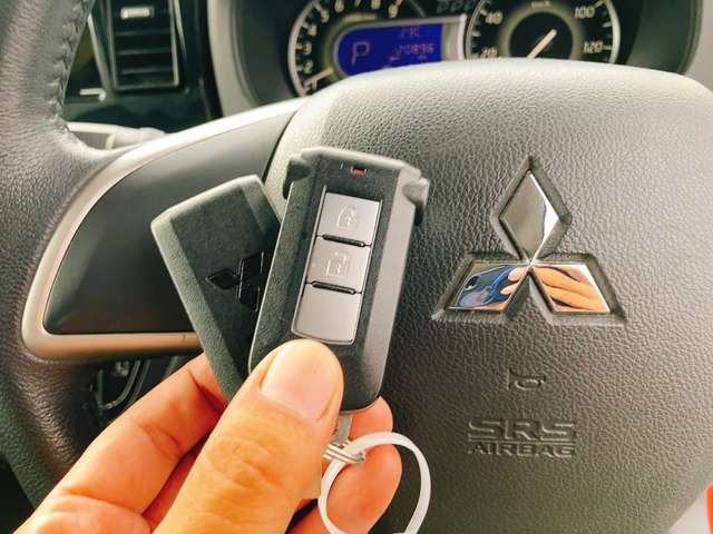 �y�L�[���X�G���g���[�z���ꂽ�ꏊ����h�A�̊J���ł��A�����^�b�`�Ŋy�X��荞�߂܂���