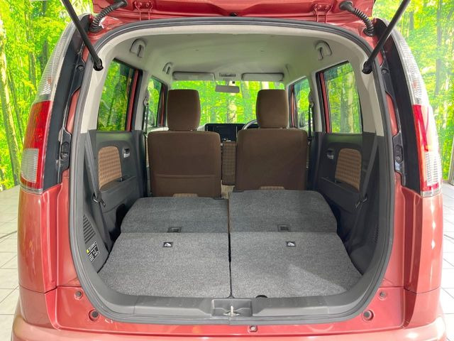 ���i�̂���������ʋ΁A���}���ɏ\���ȉ׎��X�y�[�X���m�ۂ��Ă���܂��B�Z�J���h�V�[�g��|���ƁA�傫�ȉו��̐ύڂ��\�ł���