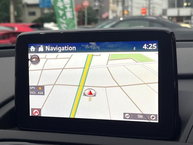 【マツダコネクトナビ】車内の雰囲気にマッチした一体型タイプのナビ。各種車輌設定やBluetooth再生等、様々な機能が楽しめます。直感的なダイヤル操作が可能で、使い勝手も良好です。