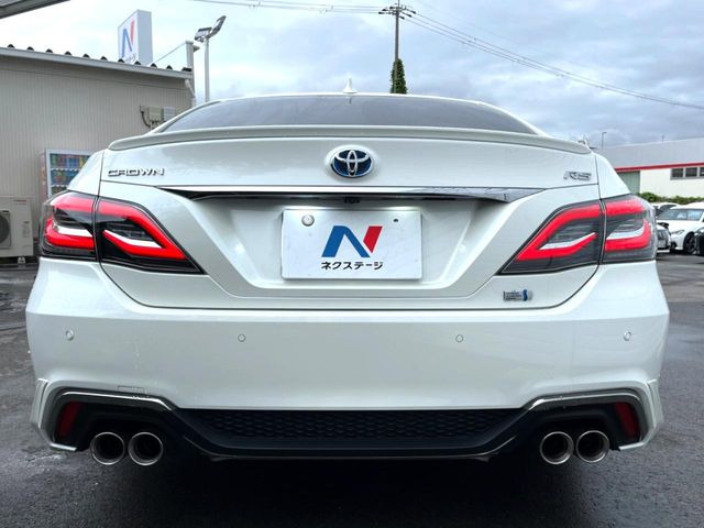 安心の最長10年・走行無制限保証(有償)をご用意。保証内容も充実はもちろん、無料点検&オイル交換や、年中無休の全国・24時間ロードサービスも付帯されておりますのでご安心下さい。