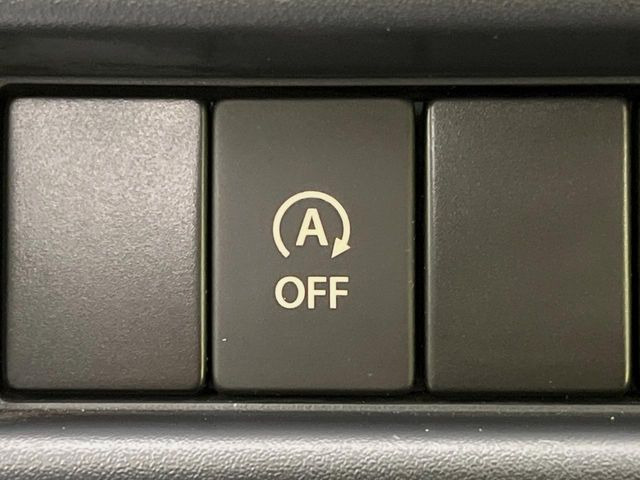 【アイドリングストップ】赤信号や渋滞で停車した際にエンジンを停止し、無駄な燃料の消費を抑えます。燃費向上や環境保護につなげる機能♪エンジンはブレーキを離せば再始動します。