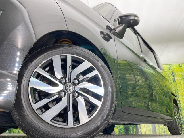 【純正アルミホイール】外観にマッチした純正アルミホイールを装着しております。各種社外アルミホイールや、スタッドレスタイヤも取扱いしております。是非ご相談ください♪