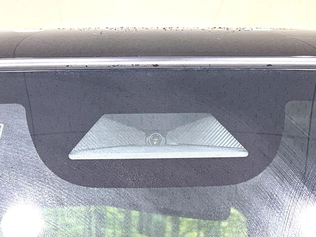 �y�z���_�Z���V���O�z���s���ɑO���̎ԗ�����F�����A�Փ˂������Ȏ��͌x��ƃu���[�L�ŏՓˉ���Ɣ�Q�y�����A�V�X�g�B�����S�Ƀh���C�u�����y���݂��������܂��B