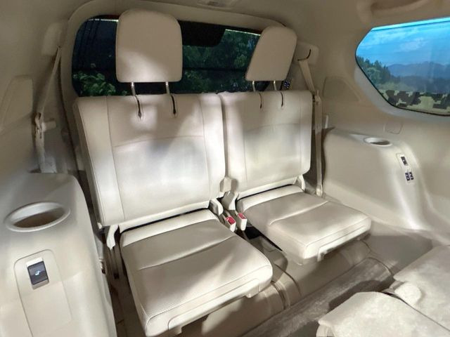 3列目シートはもちろん状態良好☆大人でもゆったりと座って頂けますので、大人数でのお出かけもラクラクです♪ご家族で、気の知れた仲間で、ドライブに行くのが楽しみですね♪