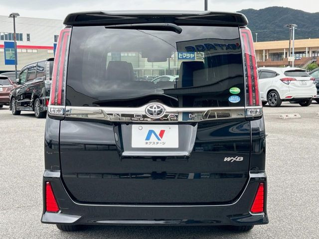 高透明度のガラス皮膜で撥水はもちろん、上質なツヤ・光沢を実現。紫外線や酸性雨から大切な愛車を保護し、色あせ・劣化を防止。「弾スプラッシュコート」、「弾プリミッサコート」からお選びいただけます。