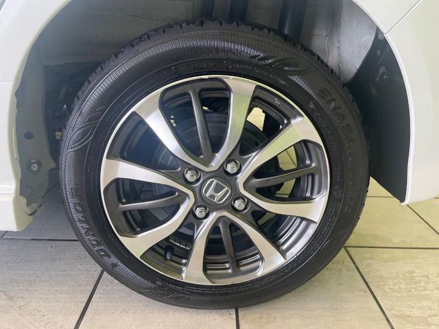 【純正14インチアルミホイール】外観にマッチした純正アルミホイールを装着しております。各種社外アルミホイールや、スタッドレスタイヤも取扱いしております。是非ご相談ください♪
