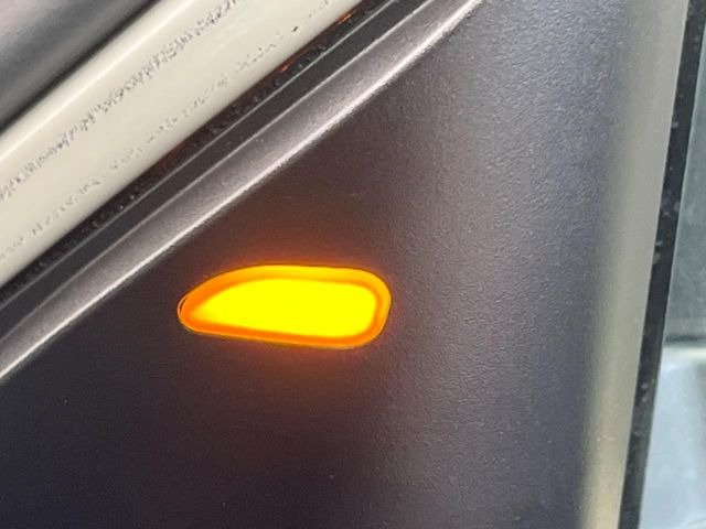 �y�㑤���ԗ����m�x��z���[�_�[�ɂ��׎Ԑ��̎ԗ������m�B�ԗ������m�������̕\�������_���B�ԗ������m���Ă��鑤�ɎԐ��ύX�����悤�Ƃ����ꍇ�A�u�U�[�ƕ\���Ŋ댯�����m�点���܂��B