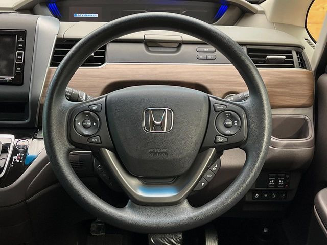 �y�����v�����X�e�A�����O�z�㎿�Ȋv���g�p���邱�ƂŁA��ɂ����������݂ƂĂ��^�]���₷���n���h���ł���