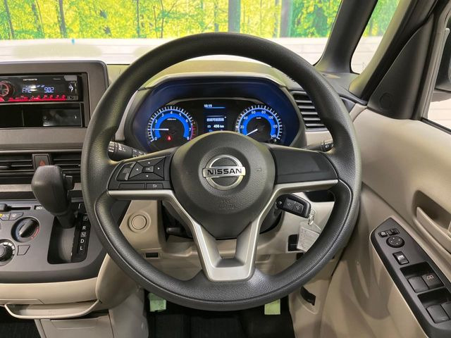 ステアリングも使用感が少なく、きれいな状態となっております♪