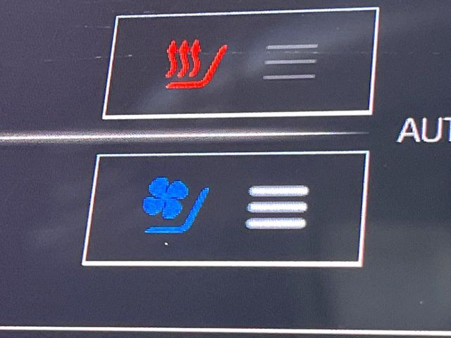 【シートベンチレーション】夏場は涼しい風でお尻や背中の熱やムレを防ぎ、冬はエアコンよりも早く温まってポカポカに!季節を問わず快適に過ごせます。