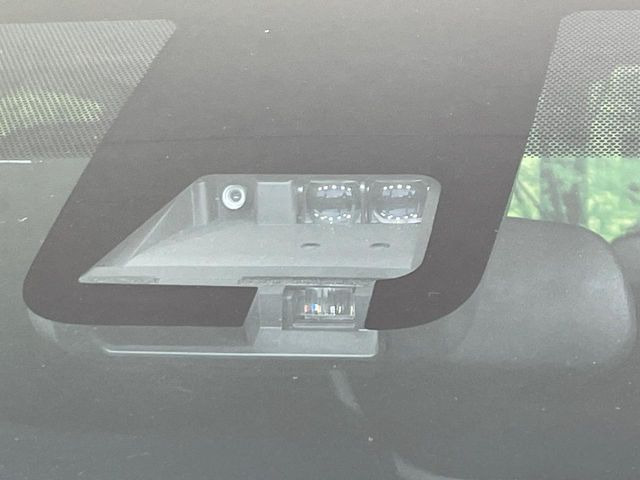 �y�g���^�Z�[�t�e�B�Z���X�z���s���ɑO���̎ԗ�����F�����A�Փ˂������Ȏ��͌x��ƃu���[�L�ŏՓˉ���Ɣ�Q�y�����A�V�X�g�B�����S�Ƀh���C�u�����y���݂��������܂��B