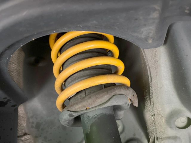 親切・丁寧な専門メカニックスタッフが応対!・車検・点検整備・事故等の修理などアフターサービスも安心。お車のカスタマイズもネクステージのサービススタッフまでご相談ください!