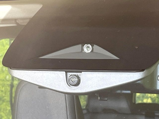 �y�G�}�[�W�F���V�[�u���[�L�z���s���ɑO���̎ԗ�����F�����A�Փ˂������Ȏ��͌x��ƃu���[�L�ŏՓˉ���Ɣ�Q�y�����A�V�X�g�B�����S�Ƀh���C�u�����y���݂��������܂��B