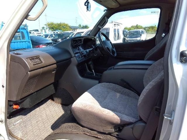 ハイエース3.0 スーパーカスタムG トリプルムーンルーフ ディーゼル 4WD