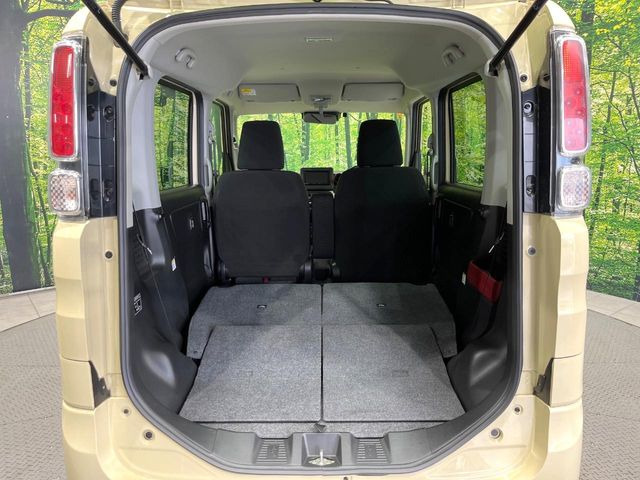 ���i�̂���������ʋ΁A���}���ɏ\���ȉ׎��X�y�[�X���m�ۂ��Ă���܂��B�Z�J���h�V�[�g��|���ƁA�傫�ȉו��̐ύڂ��\�ł���