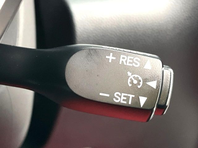 �y�N���[�Y�R���g���[���z�������H�����N���N���s�B�A�N�Z���𗣂��Ă���葬�x�ő��s���ł��A�������^�]���̕��S���y��!�����E�������ȒP�ȃX�C�b�`����Œ����ł��܂��B