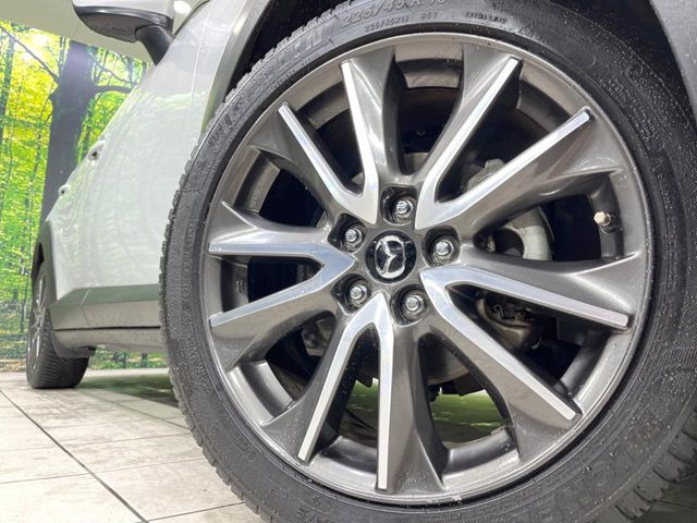 【純正18インチアルミホイール】外観にマッチした純正アルミホイールを装着しております。各種社外アルミホイールや、スタッドレスタイヤも取扱いしております。是非ご相談ください♪