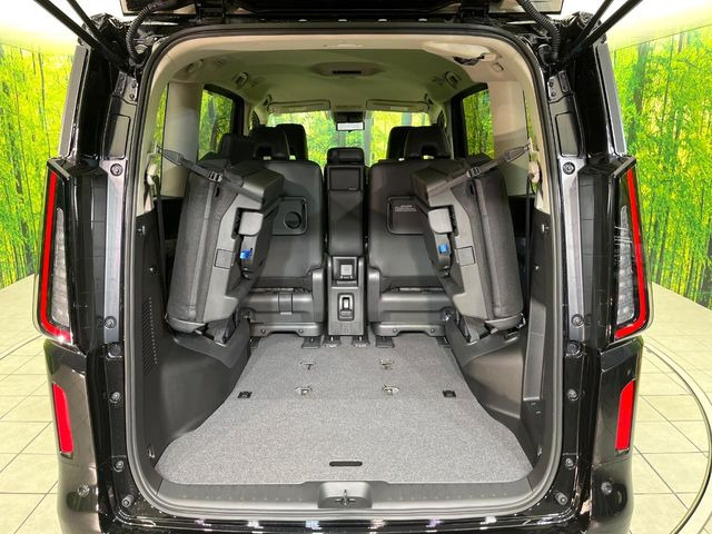 ���i�̂���������ʋ΁A���}���ɏ\���ȉ׎��X�y�[�X���m�ۂ��Ă���܂��B�Z�J���h�V�[�g��|���ƁA�傫�ȉו��̐ύڂ��\�ł���