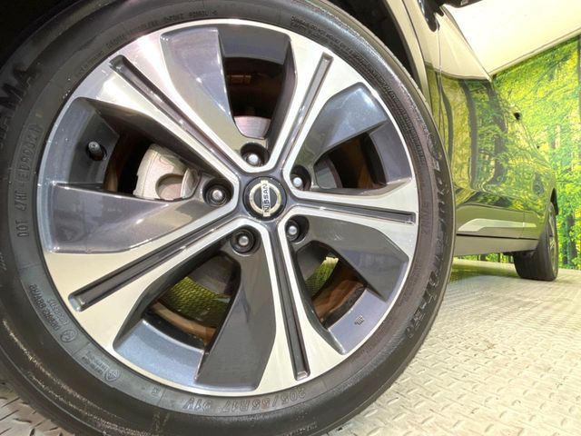 �y����17�C���`�A���~�z�C�[���z�O�ςɃ}�b�`���������A���~�z�C�[���𑕒����Ă���܂��B�e��ЊO�A���~�z�C�[����A�X�^�b�h���X�^�C�����戵�����Ă���܂��B���񂲑��k����������