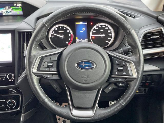 �y�����v�����X�e�A�����O�z�㎿�Ȋv���g�p���邱�ƂŁA��ɂ����������݂ƂĂ��^�]���₷���n���h���ł���