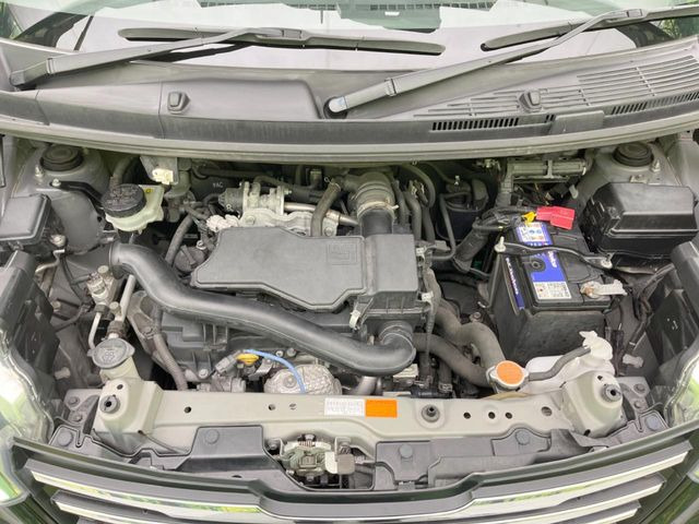 親切・丁寧な専門メカニックスタッフが応対!・車検・点検整備・事故等の修理などアフターサービスも安心。お車のカスタマイズもネクステージのサービススタッフまでご相談ください!