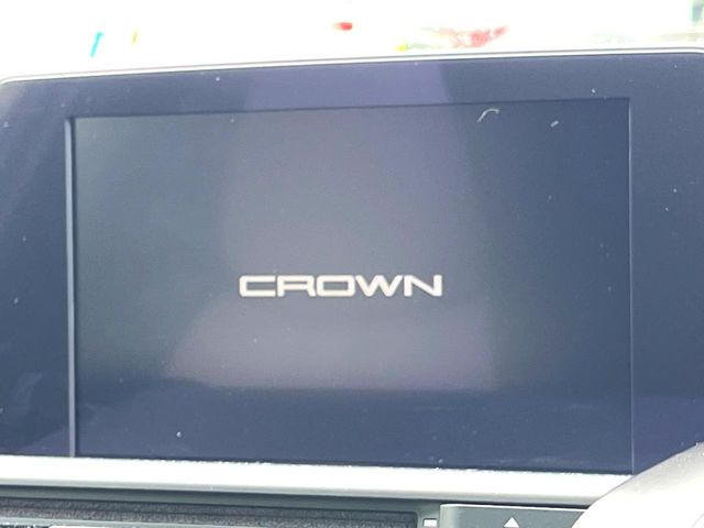 【メーカー純正ナビ】インテリアに溶け込むスタイリッシュな「専用設計」メーカーナビを装備♪視認性や操作性など基本性能にも優れ、より上質なカーライフをお楽しみいただけます。