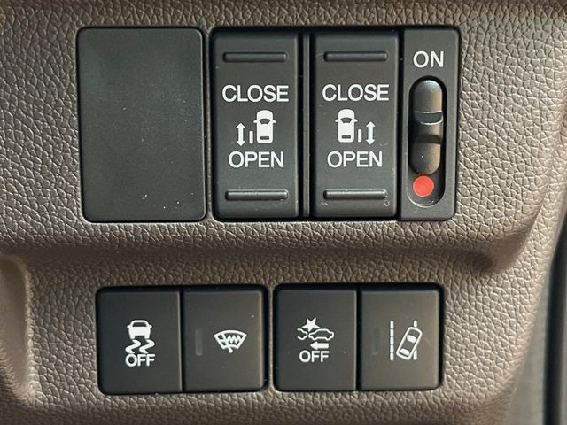 �y�����p���[�X���C�h�h�A�z�X�}�[�g�L�[��^�]�Ȃ̃X�C�b�`�Ō�ȗ����X���C�h�h�A�̊J���\���d��������͂����ăh�A���J����K�v�������A�����Ȃ��q�l�ł��ȒP�ɊJ���߂ł����K�ł���