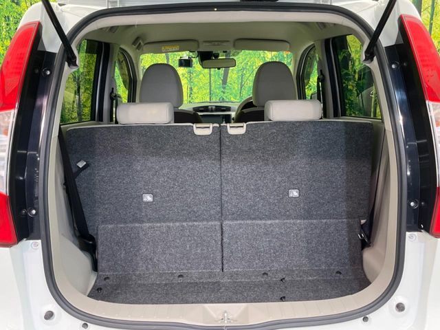 ���i�̂���������ʋ΁A���}���ɏ\���ȉ׎��X�y�[�X���m�ۂ��Ă���܂��B�Z�J���h�V�[�g��|���ƁA�傫�ȉו��̐ύڂ��\�ł���