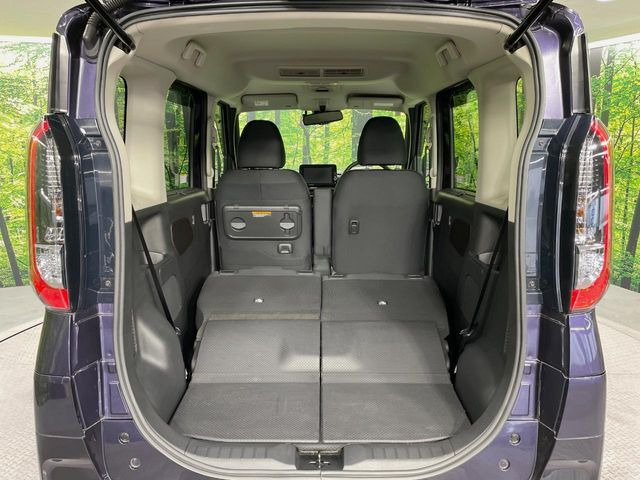 ���i�̂���������ʋ΁A���}���ɏ\���ȉ׎��X�y�[�X���m�ۂ��Ă���܂��B�Z�J���h�V�[�g��|���ƁA�傫�ȉו��̐ύڂ��\�ł���