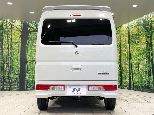 安心の最長10年・走行無制限保証(有償)をご用意。保証内容も充実はもちろん、無料点検&オイル交換や、年中無休の全国・24時間ロードサービスも付帯されておりますのでご安心下さい。