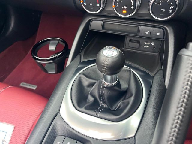 【フロア6速MT】走りの6速MT!!スポーティーな走行をお楽しみいただけます♪