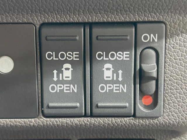 �y�����p���[�X���C�h�h�A�z�X�}�[�g�L�[��^�]�Ȃ̃X�C�b�`�Ō�ȗ����X���C�h�h�A�̊J���\���d��������͂����ăh�A���J����K�v�������A�����Ȃ��q�l�ł��ȒP�ɊJ���߂ł����K�ł���