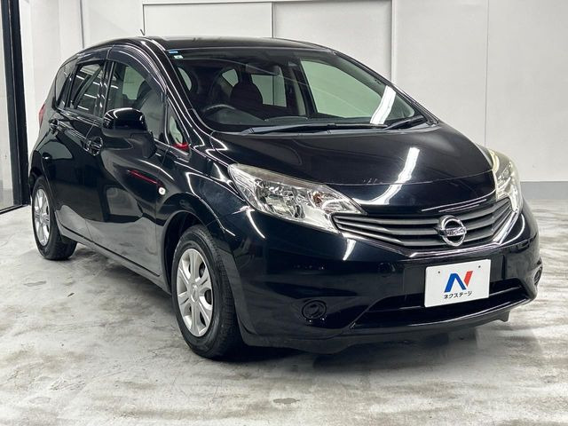 高透明度のガラス皮膜で撥水はもちろん、上質なツヤ・光沢を実現。紫外線や酸性雨から大切な愛車を保護し、色あせ・劣化を防止。「弾スプラッシュコート」、「弾プリミッサコート」からお選びいただけます。