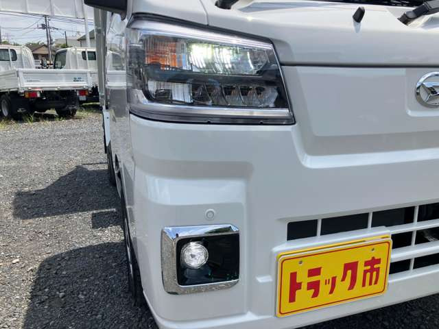 ��Ԃ����邢���E��񑩂���LED�w�b�h���C�g&�t�H�O�����v!