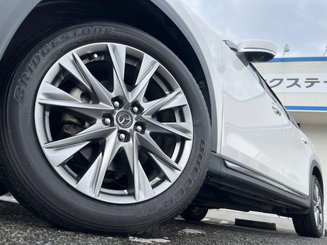 �y����19�C���`�A���~�z�C�[���z�O�ςɃ}�b�`���������A���~�z�C�[���𑕒����Ă���܂��B�e��ЊO�A���~�z�C�[����A�X�^�b�h���X�^�C�����戵�����Ă���܂��B���񂲑��k����������