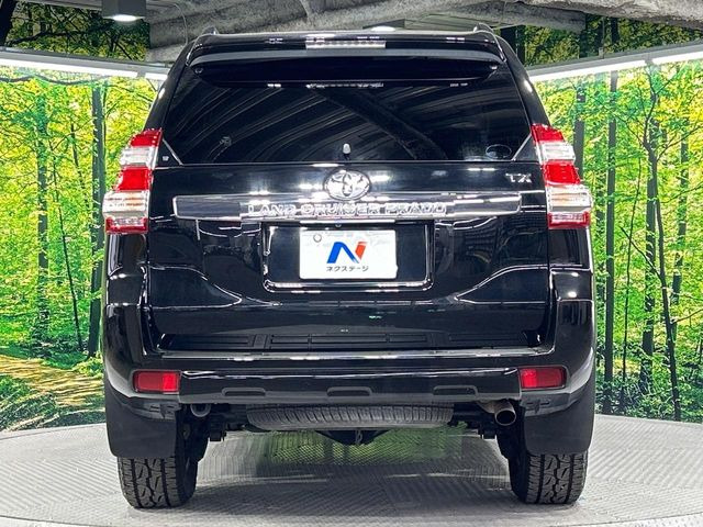 安心の最長10年・走行無制限保証(有償)をご用意。保証内容も充実はもちろん、無料点検&オイル交換や、年中無休の全国・24時間ロードサービスも付帯されておりますのでご安心下さい。