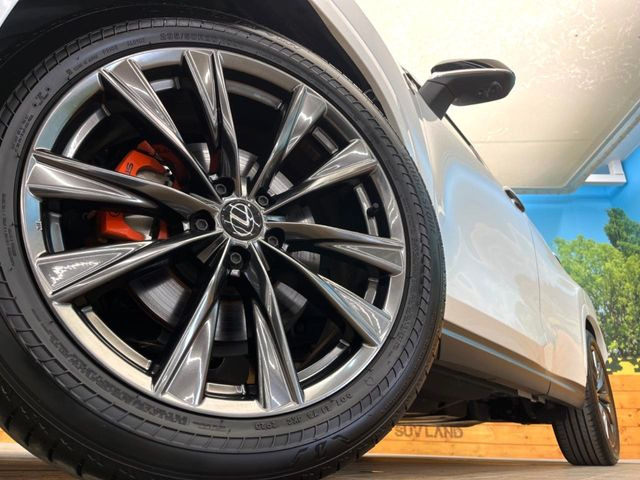 �y����20�C���`�A���~�z�C�[���z�O�ςɃ}�b�`���������A���~�z�C�[���𑕒����Ă���܂��B�e��ЊO�A���~�z�C�[����A�X�^�b�h���X�^�C�����戵�����Ă���܂��B���񂲑��k����������