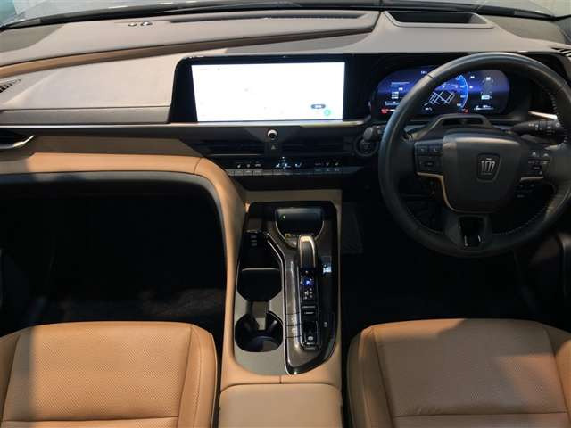 クラウンスポーツ2.5 Z E-Four 4WD