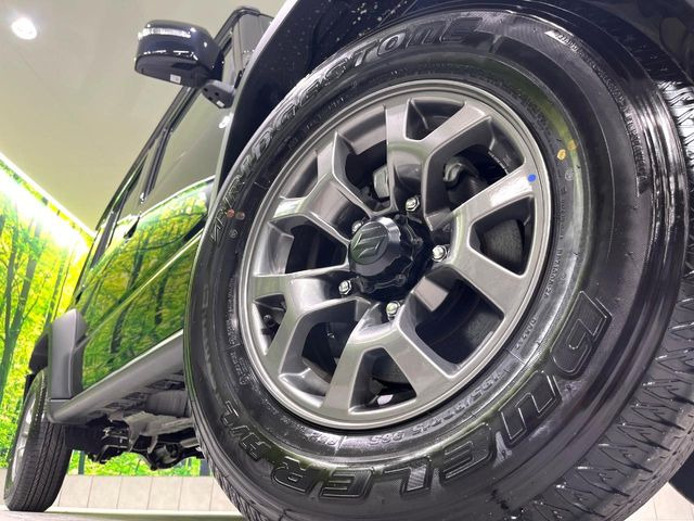 �y����15�C���`�A���~�z�C�[���z�O�ςɃ}�b�`���������A���~�z�C�[���𑕒����Ă���܂��B�e��ЊO�A���~�z�C�[����A�X�^�b�h���X�^�C�����戵�����Ă���܂��B���񂲑��k����������