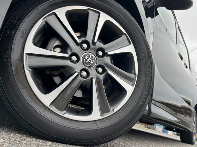 【純正16インチアルミホイール】外観にマッチした純正アルミホイールを装着しております。各種社外アルミホイールや、スタッドレスタイヤも取扱いしております。是非ご相談ください♪