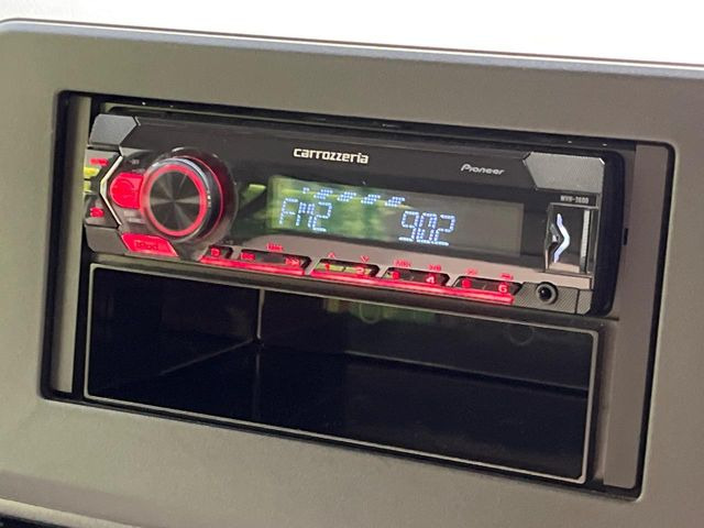 お好きな音楽を車内でお楽しみいただけます♪スピーカー交換・ウーハー追加などの音質向上や、最新ナビ・後席モニター等の取り付けも是非ご相談ください!